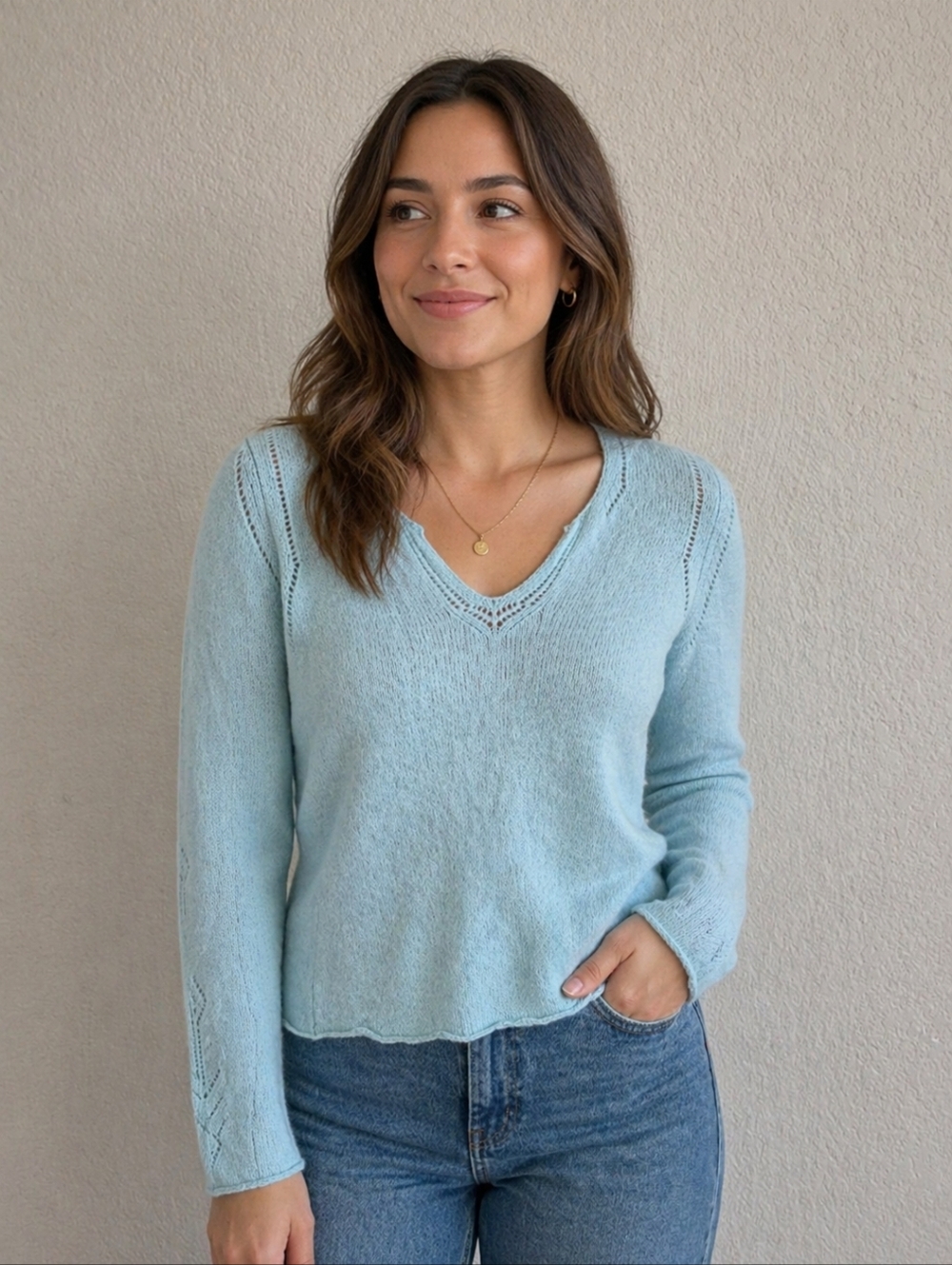 Mainbocher 100% Cashmere Aqua Blue V-Neck Sweater Size M